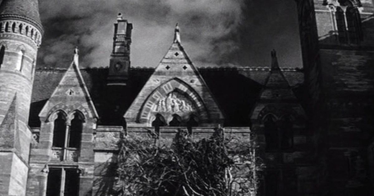 Home is Where The Haunt Is - Top 10 Haunted House Movies