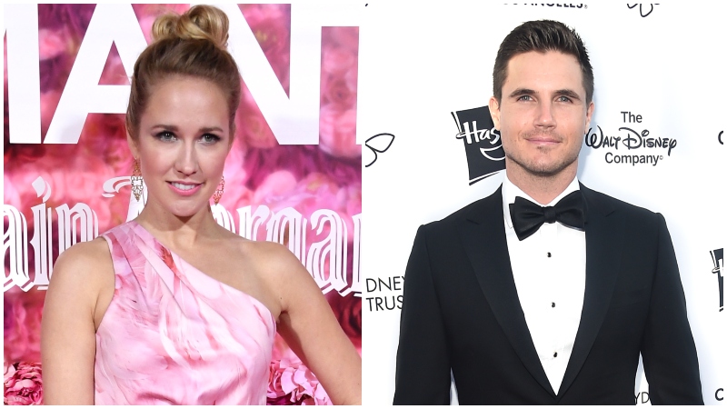 Anna Camp, Robbie Amell Join Netflix Comedy 'Desperados' – The Hollywood  Reporter