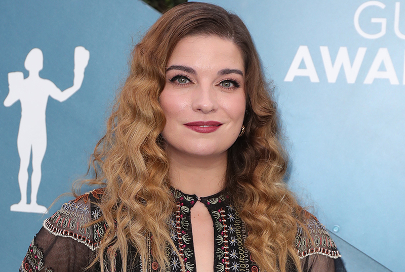 Schitt's Creek's Annie Murphy Joins Season 2 Of Netflix's 'Russian