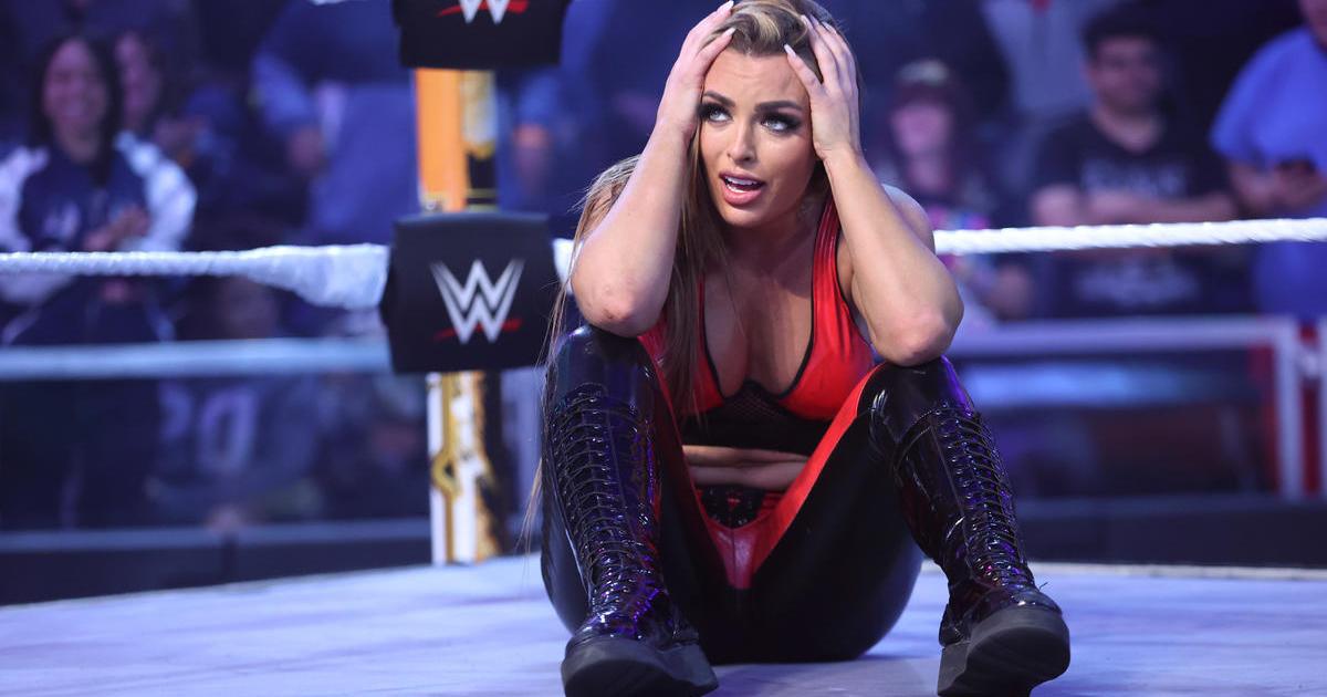 خروج ماندي روز السريع من NXT يسلط الضوء على النفاق في WWE