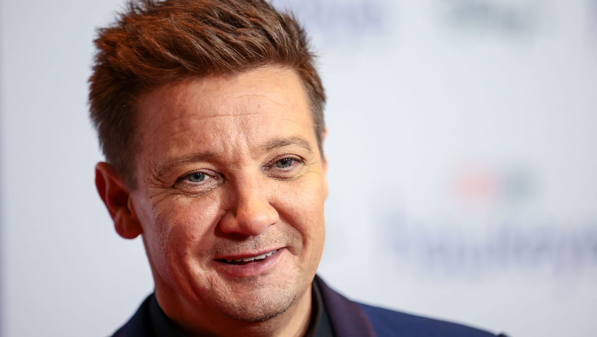 Jeremy Renner Publie Une Photo De Récupération Et Remercie Les Fans ...