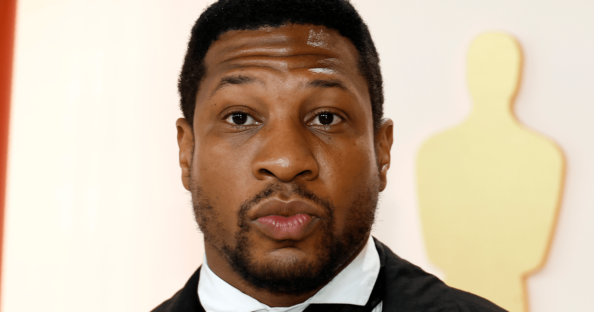 Jonathan Majors acusado de 3 acusações de agressão, mais detalhes emergem