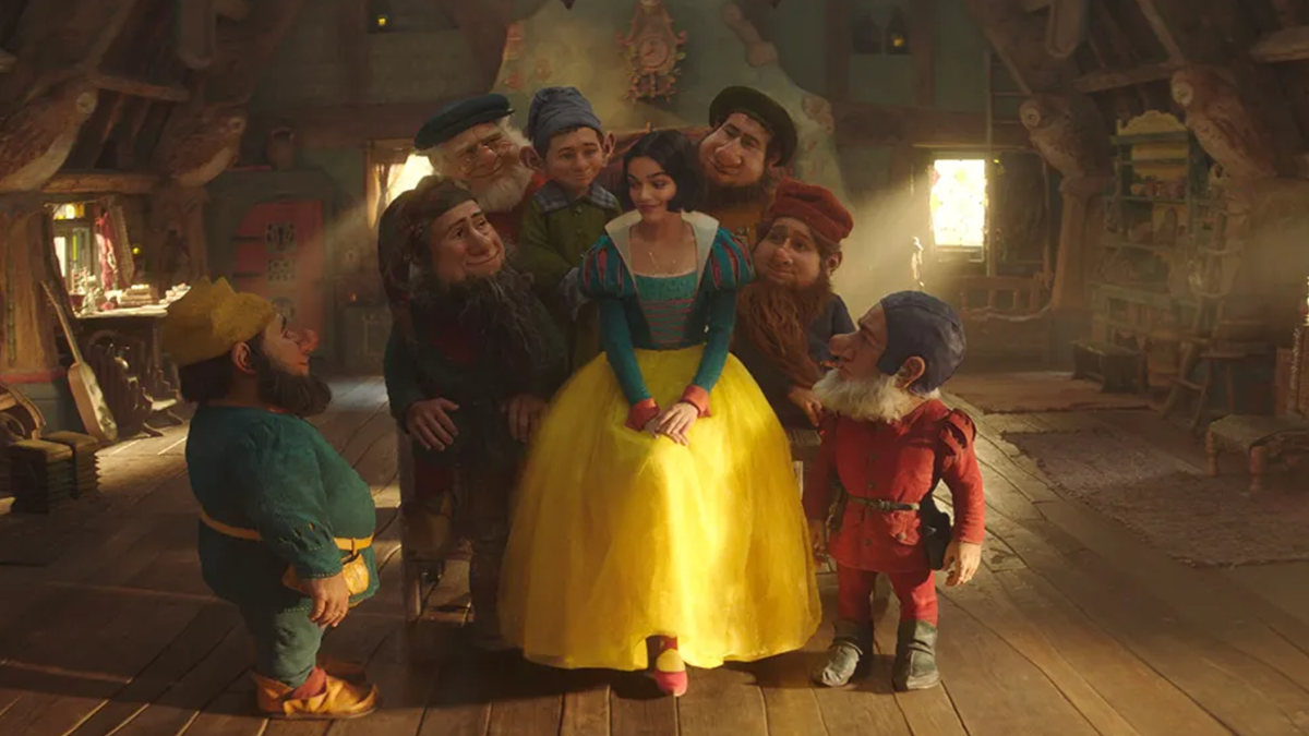 Live-Action Snow White Photo Has First Look at Rachel Zegler in Disney ...