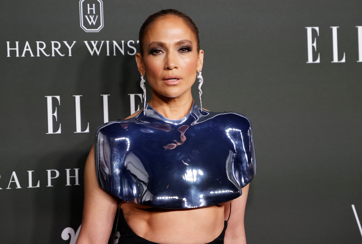 Shang-Chi' Star Simu Liu Joins Jennifer Lopez in Netflix's 'Atlas' –  Deadline