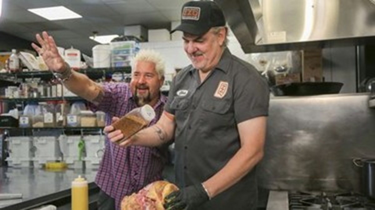 Diners, Drive-Ins And Dives (2007) Season 34 Streaming: Watch & Stream ...