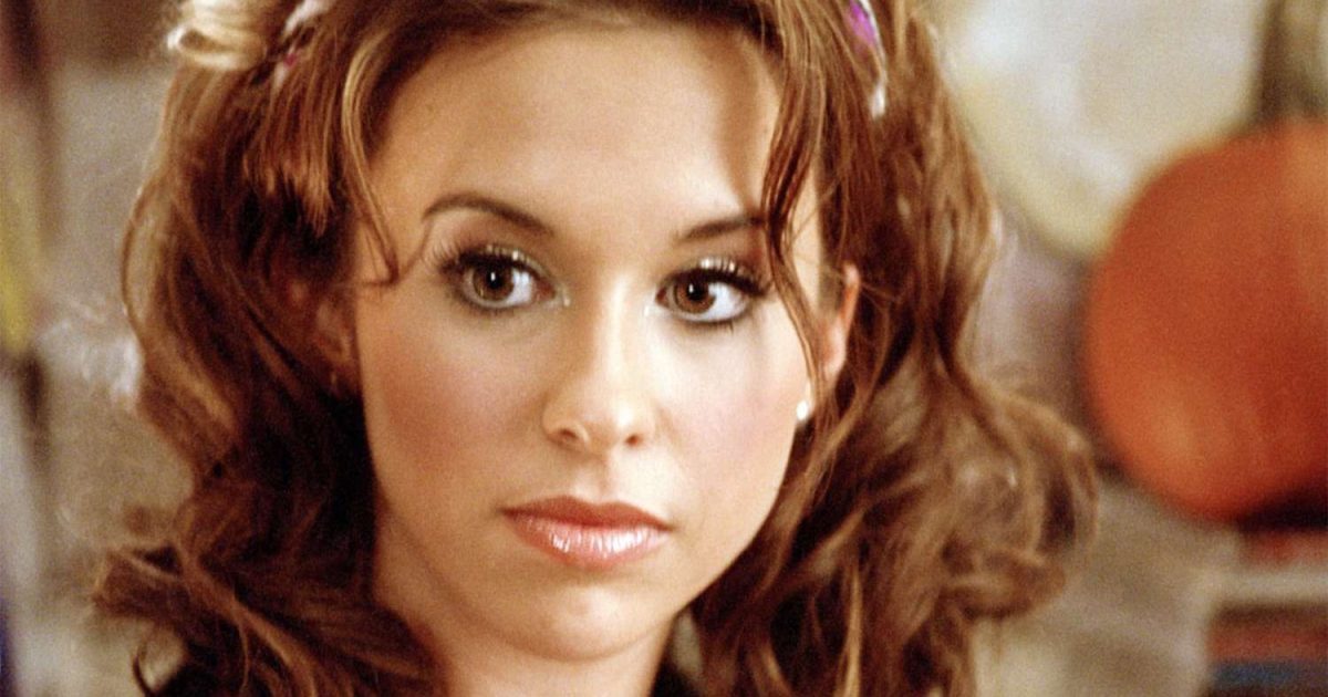 Hot Frosty: Lacey Chabert Leads Netflix Holiday Rom-Com