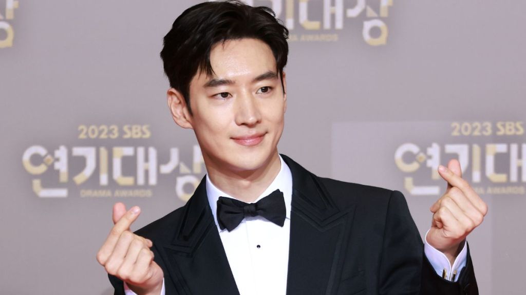 Lee Je-Hoon at the SBS Drama Awards 2023