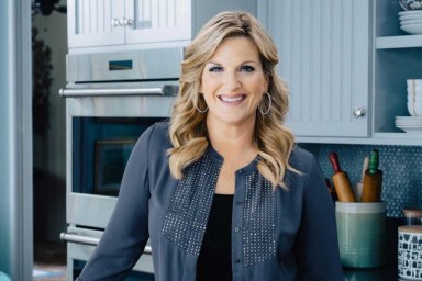 Trisha's Southern Kitchen Season 14 Streaming: Watch & Stream Online via HBO Max