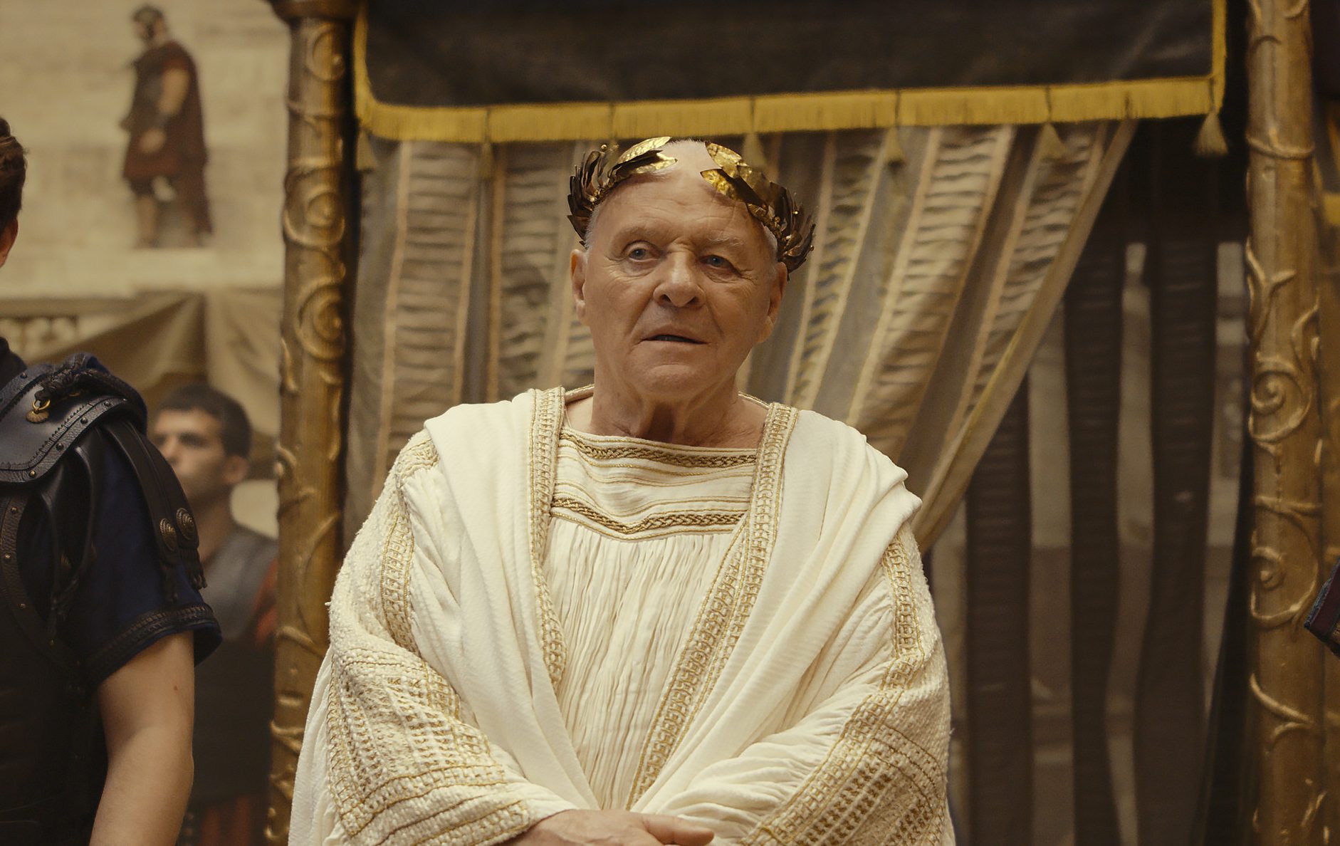 Трейлер «Те, кто умрет» показывает Энтони Хопкинса в роли римского императора в сериале «Гладиатор Пикока»