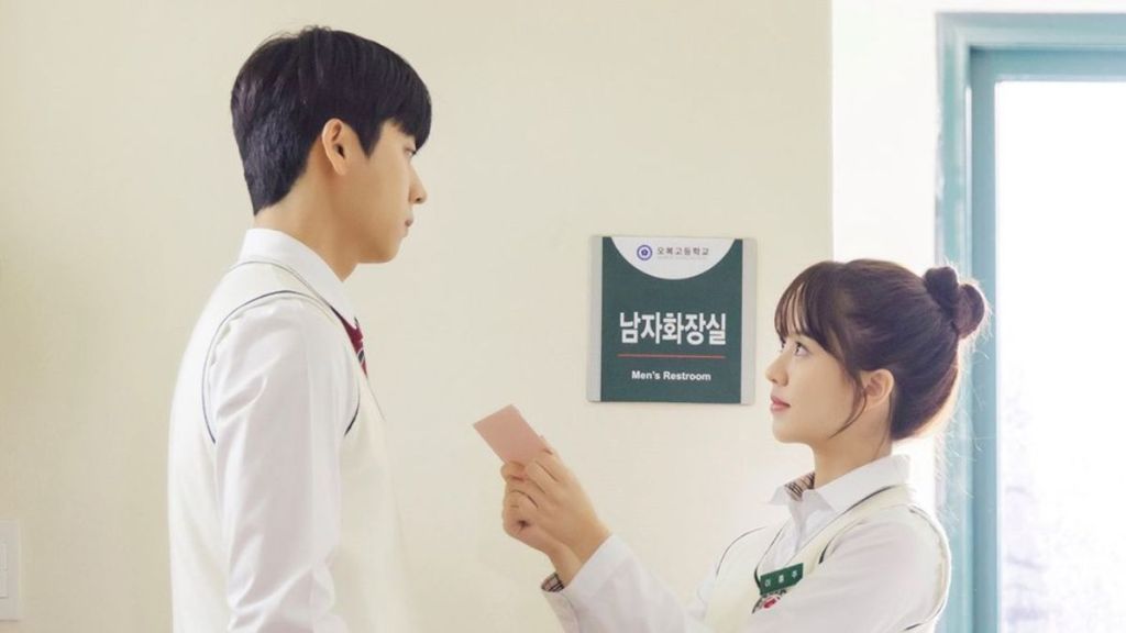 Chae Jong-Hyeop and Kim So-Hyun from Serendipity's Embrace