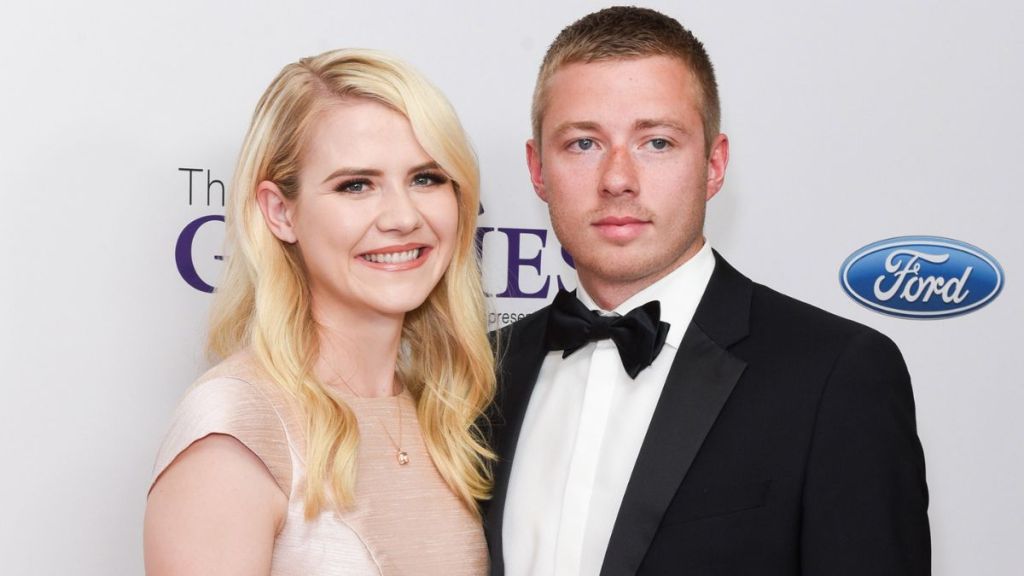 Elizabeth Smart and Matthew Gilmour at the 43rd Annual Gracie Awards