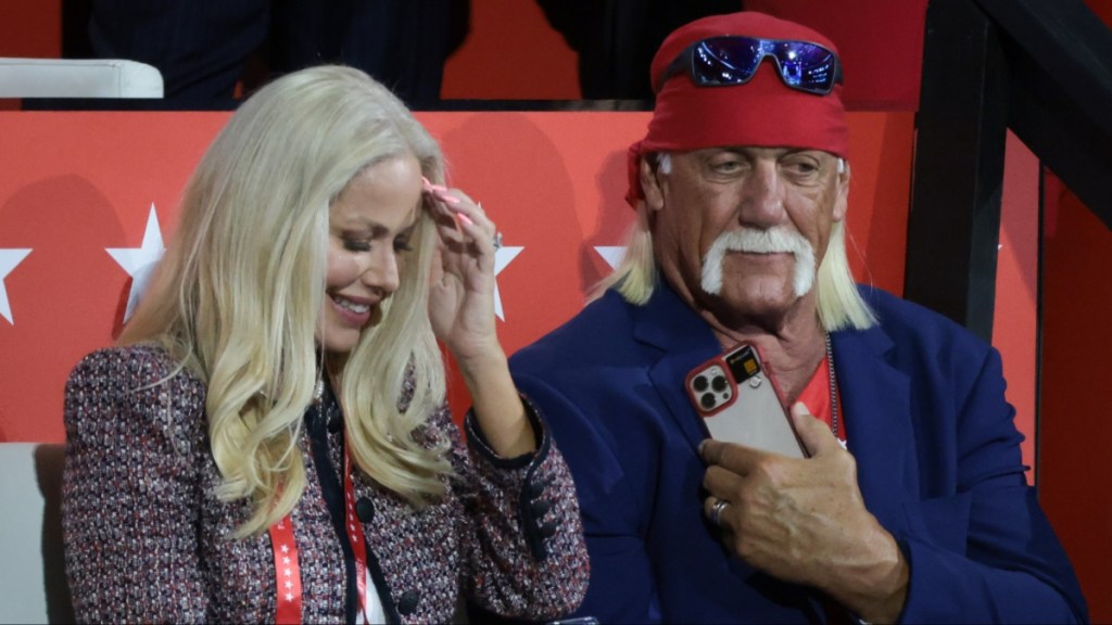 Hulk Hogan wife age