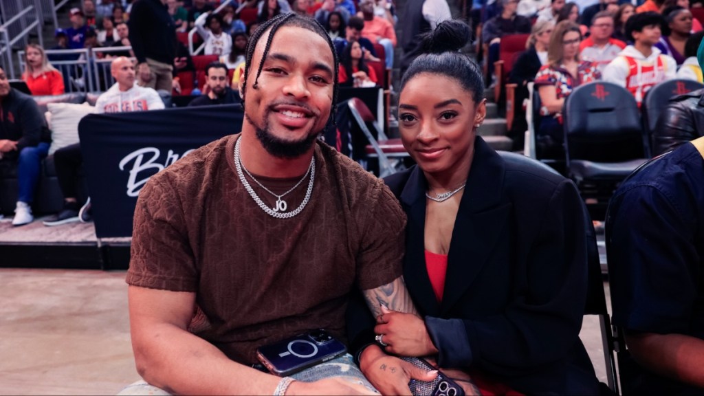 Who Is Simone Biles' Husband? Jonathan Owens' Height & Job