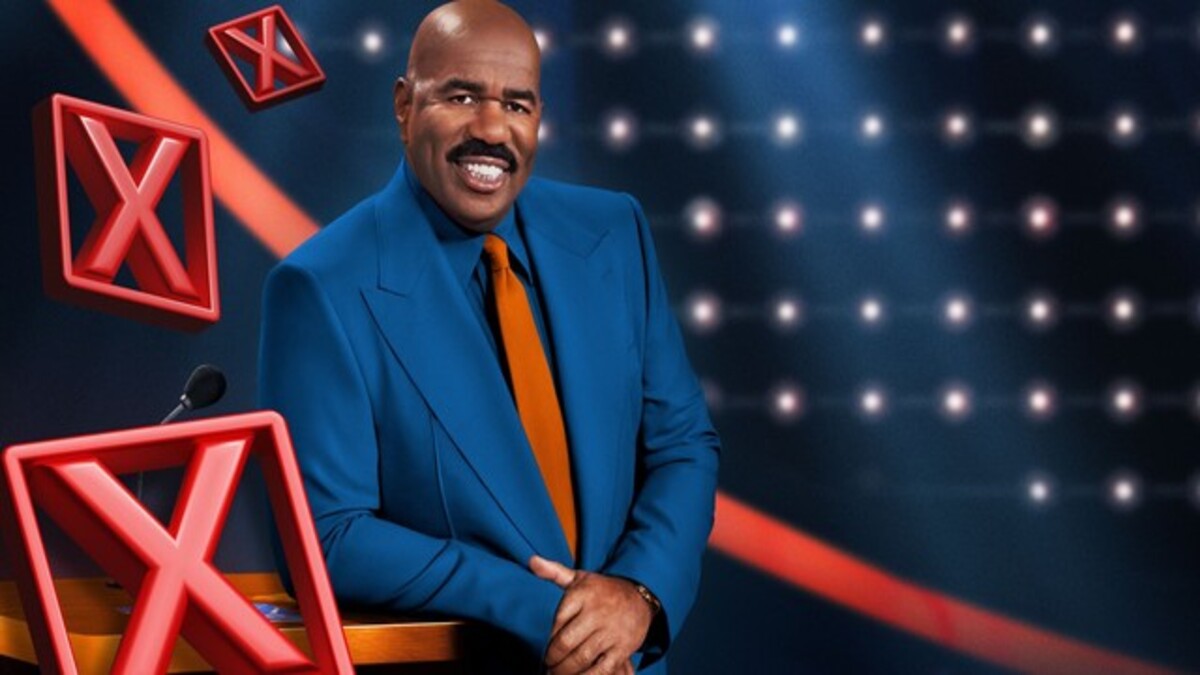 How to Watch Celebrity Family Feud (2015) Season 10 Online Free?