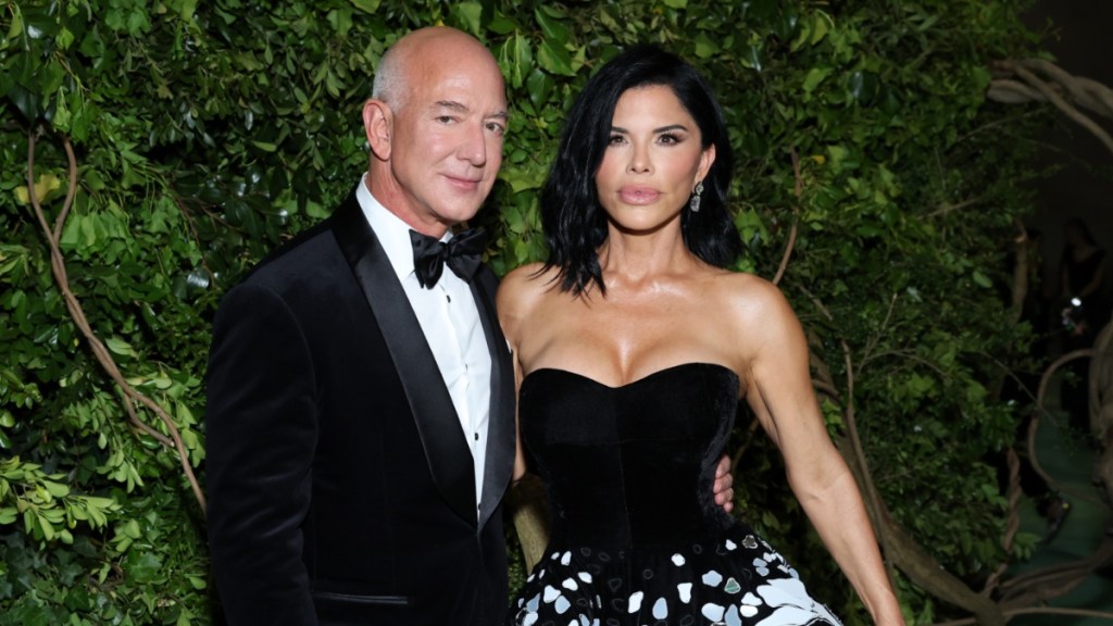 Who Is Jeff Bezos' Fiancée? Lauren Sanchez's Age & Relationship History