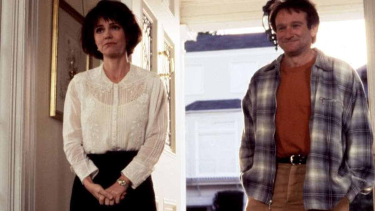 Sally Field Shares Heartfelt Robin Williams Story On Mrs Doubtfire