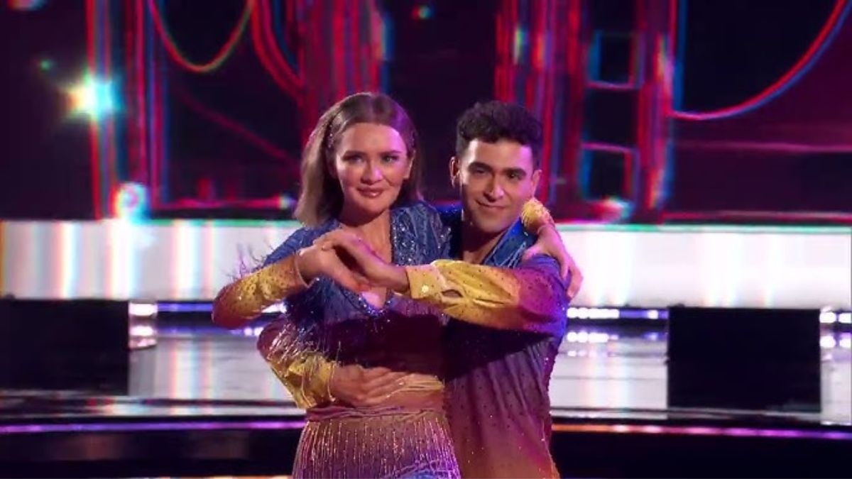 С кем встречается Анна Делви из DWTS? Объяснение истории отношений