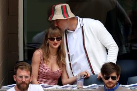 Cantante Taylor Swift y su novio, Travis Kelce, asistiendo el US Open.