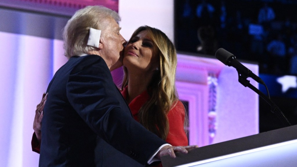 No, Melania Trump Didn’t File For Divorce With Donald