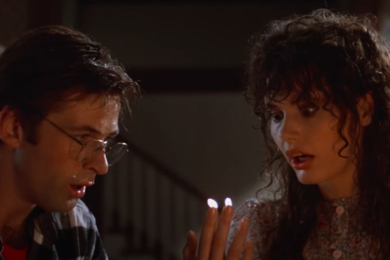 Beetlejuice 2: What Happened to Alec Baldwin & Geena Davis' Characters?