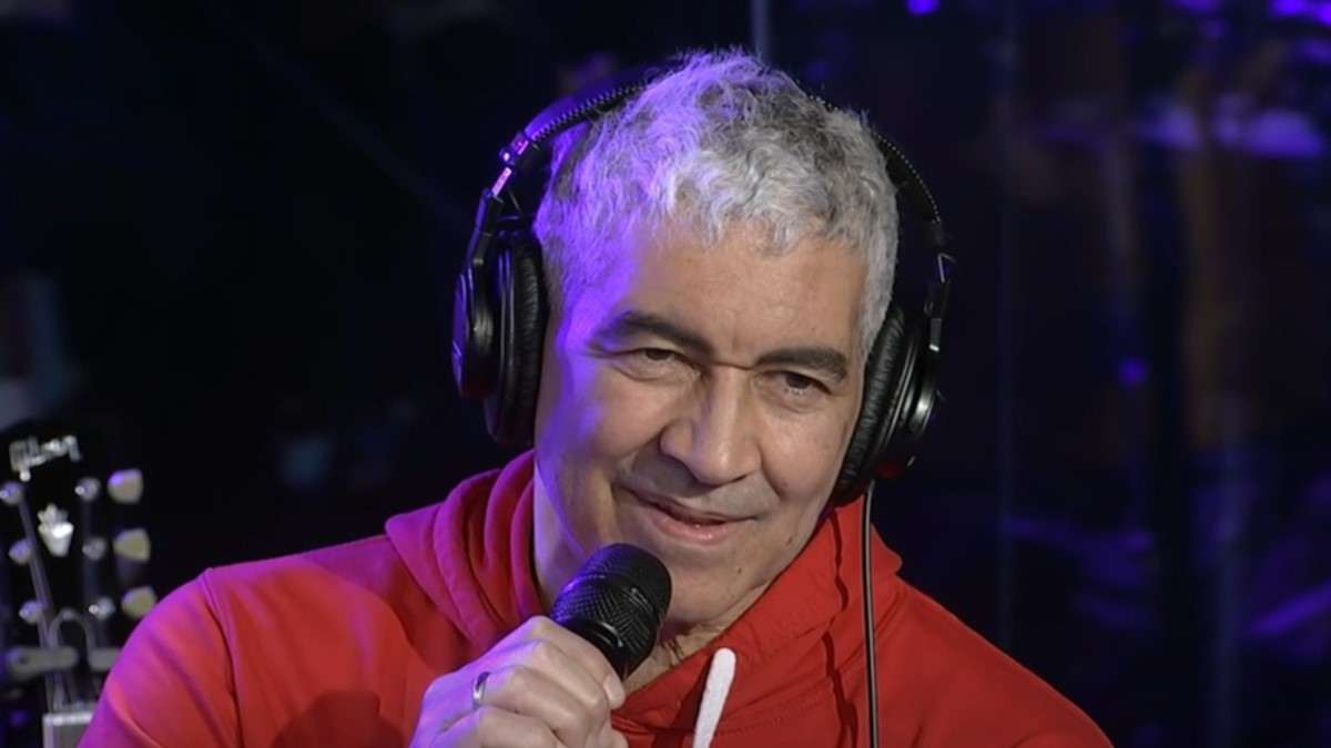 Why Did Pat Smear Quit Foo Fighters? Exit Explained