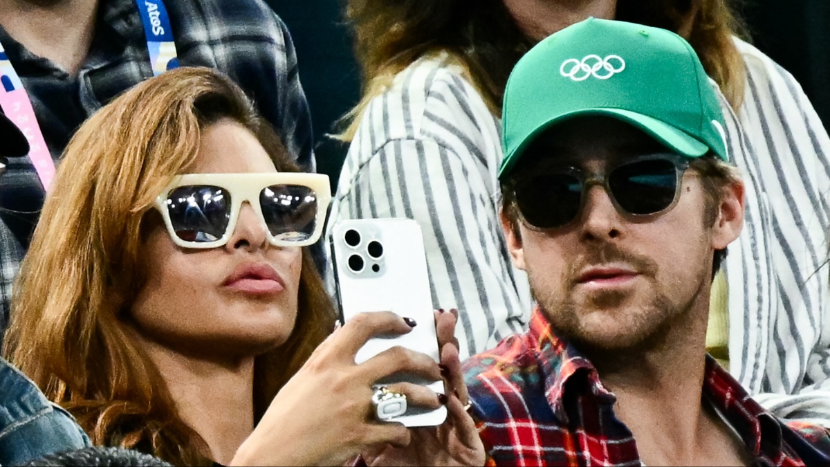 Here’s Why Eva Mendes & Ryan Gosling’s Kids Aren’t Allowed To Use the Internet