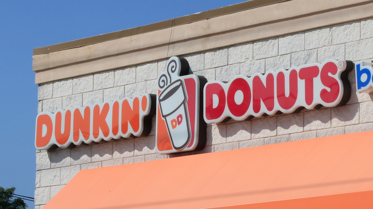 Что такое меню Dunkin Donuts на Хэллоуин 2024?