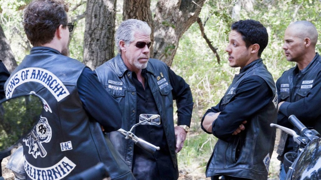 Ron Perlman Joins Theo Rossi in Aaron Harvey’s Come With Me Cast