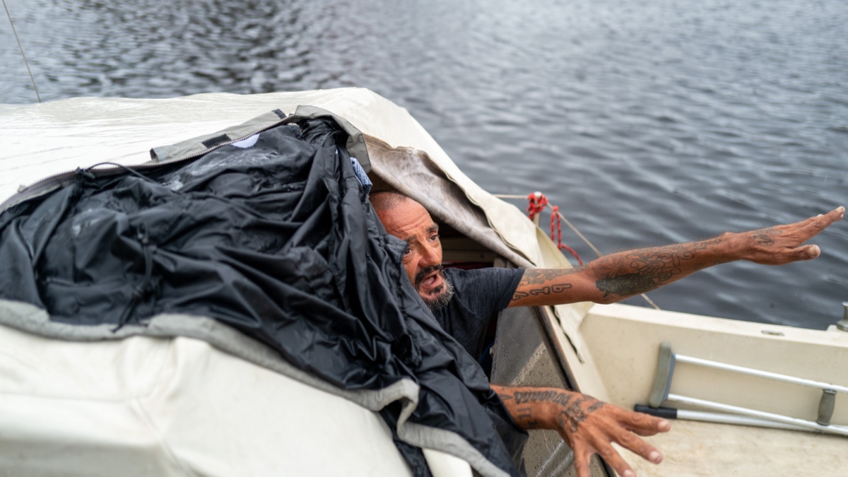 Who Is ‘Lieutenant Dan’, the TikTok Sailor Who Survived Hurricane Milton?