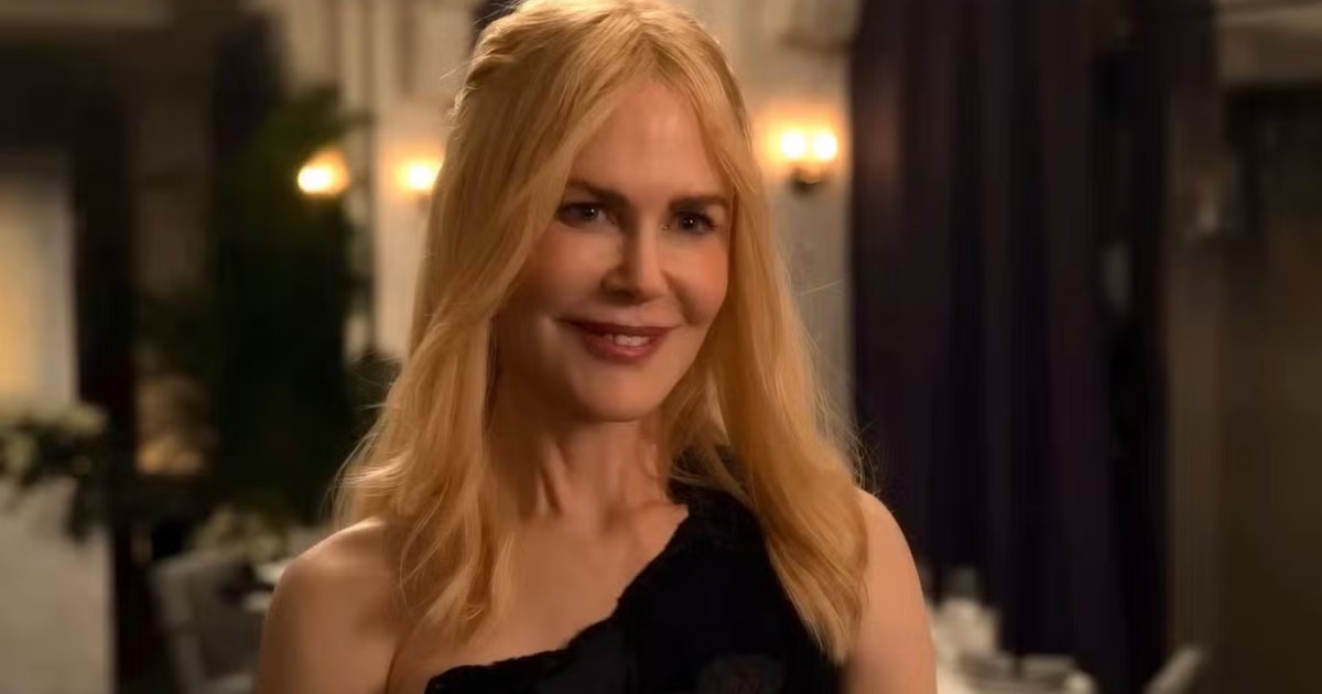 What Happened to Nicole Kidman & Salma Hayek? PFW Incident Explained