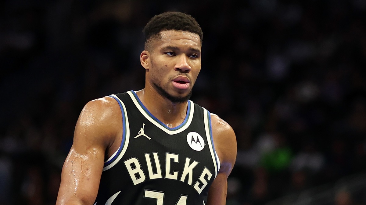 Bucks’ Giannis Antetokounmpo Misses Game vs Heat Due to Knee Injury