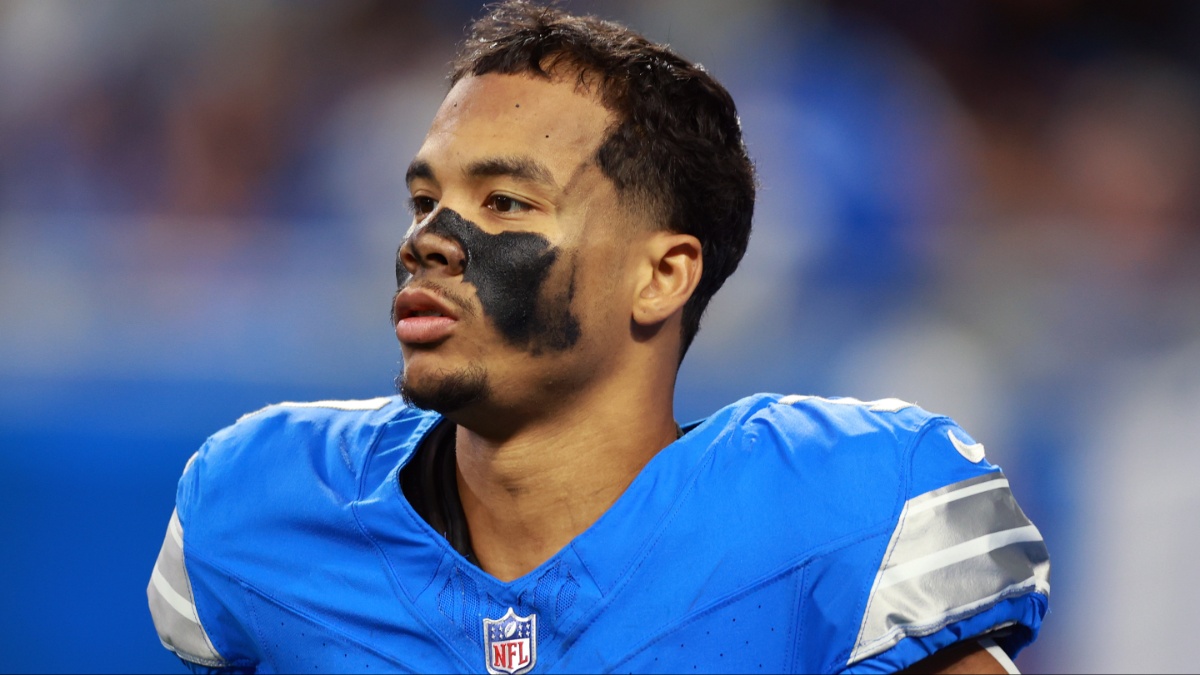 Lions’ WR Kalif Raymond Suffers Foot Injury vs Colts