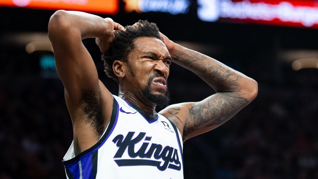 Kings' Malik Monk Suffers Ankle Injury vs Phoenix Suns