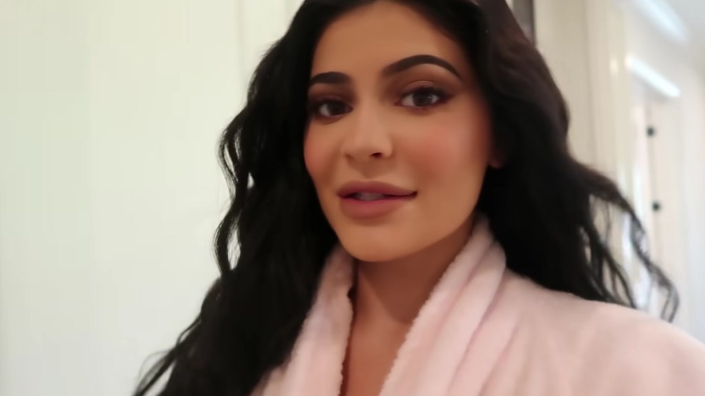 Here's How Much Kylie Jenner's Instagram Posts Generate — Report