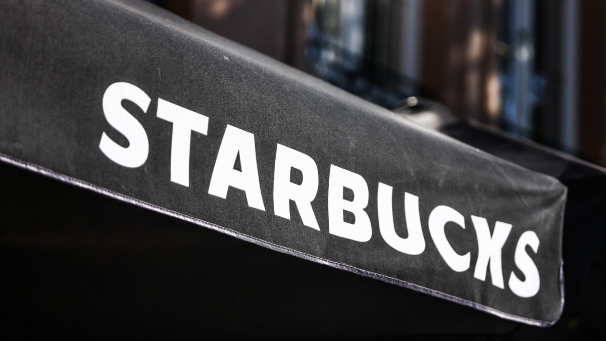 Как получить бесплатный кубок ограниченной серии Starbucks сегодня?