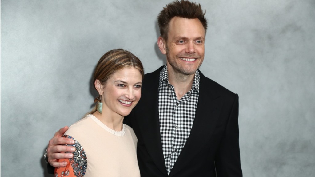 Who is Joel McHale’s Wife? Sarah Williams’ Job & Relationship History