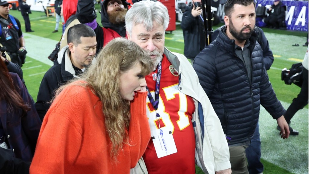 Did Travis Kelce's Dad Interact With Taylor Swift's Fans at Her Toronto Show?