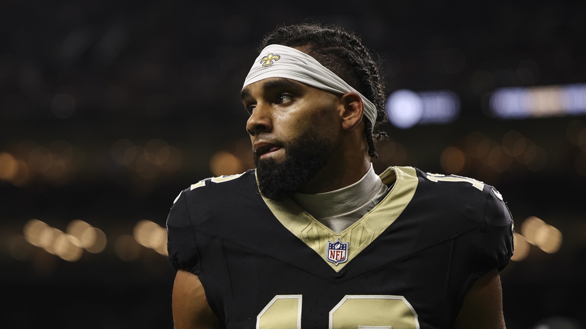 Крис Олав из New Orleans Saints получил сотрясение мозга в матче с Panthers