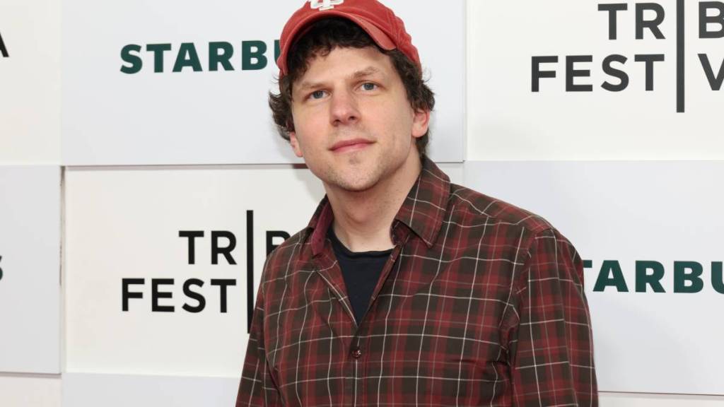 Jesse Eisenberg To Direct Musical Comedy Movie, Julianne Moore & Paul Giamatti Cast