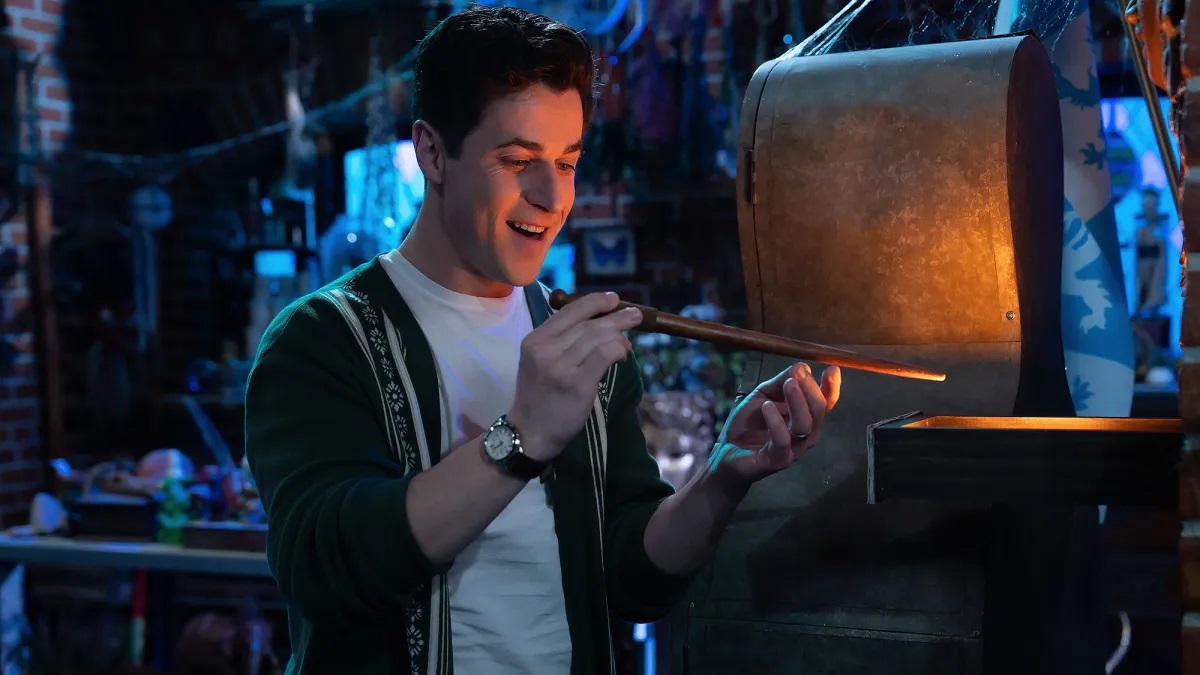 Почему Джастина увольняют из Wiztech в Wizards Beyond Waverly Place?