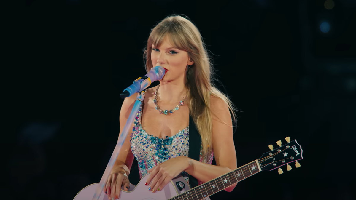 Where is Taylor Swift Today, November 8? When is Her Next Show?