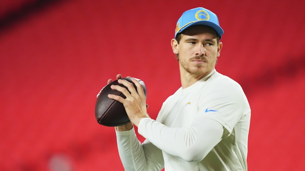 Chargers QB Justin Herbet Suffers Left Leg Injury vs. Chiefs