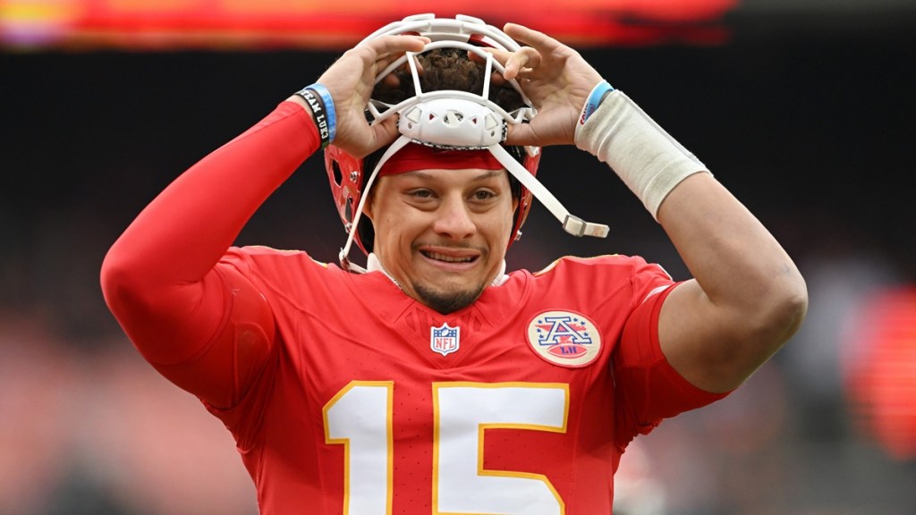 Chiefs' Patrick Mahomes' Injury Could Make Him Miss Game vs. Texans