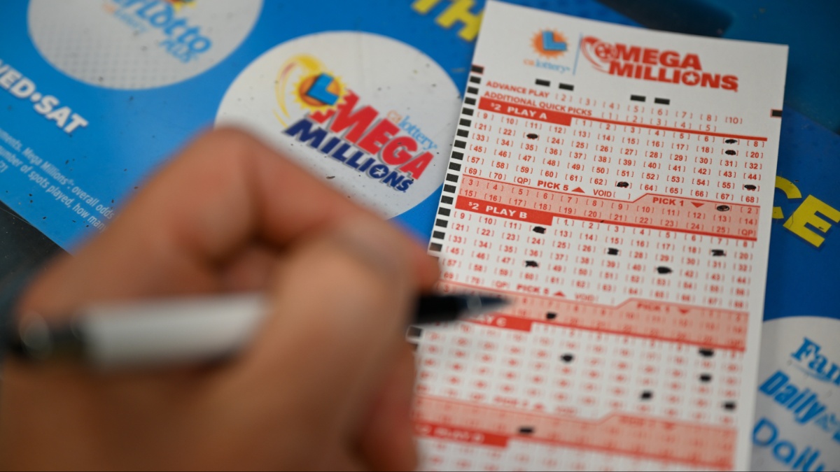 Here Are the Mega Millions Winning Numbers for December 11