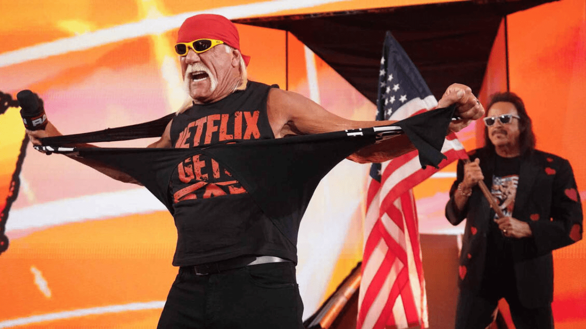 Why Did a Top Star Apologize After Hulk Hogan’s WWE RAW Appearance?