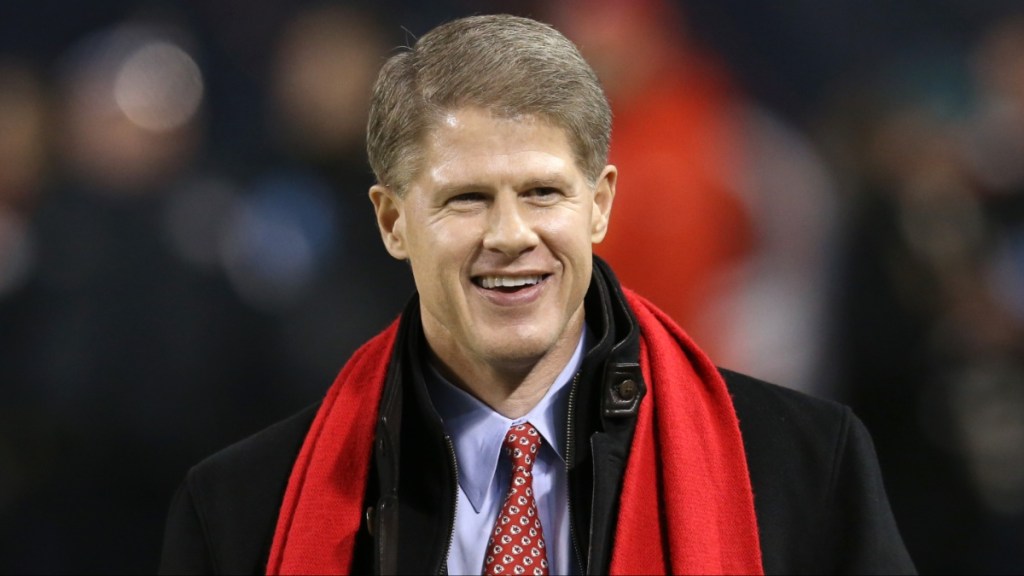 Who Is Clark Hunt's Wife? Tavia Shackles' Job & Relationship History