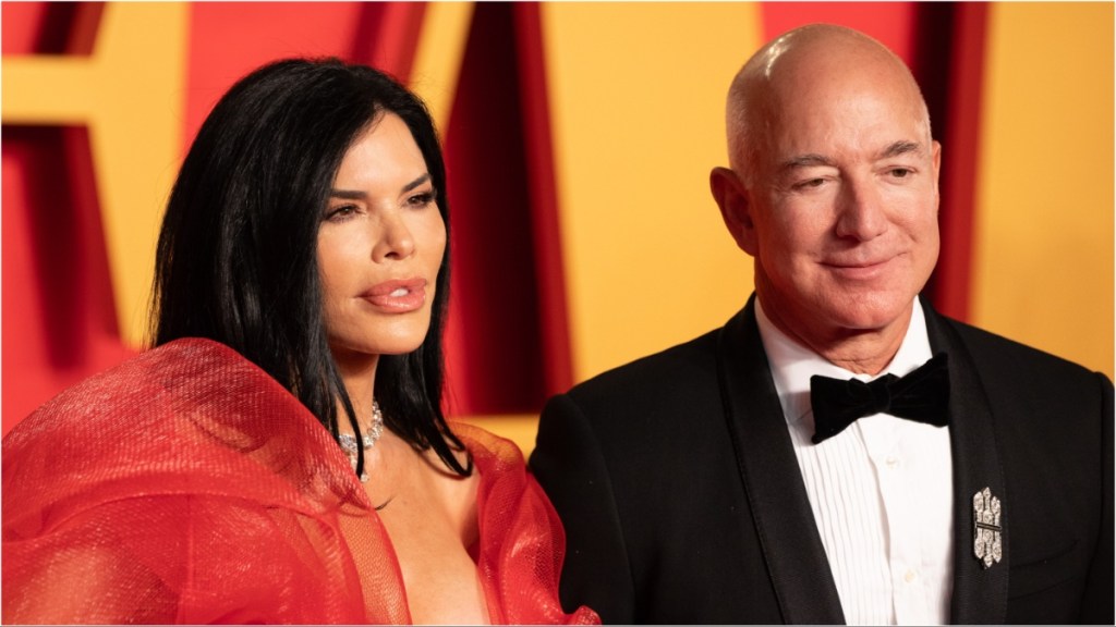 Jeff Bezos' Fiancee Lauren Sanchez Faces Backlash For Her Inauguration Outfit