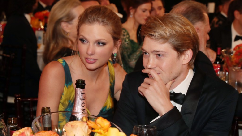 Joe Alwyn relationship Taylor Swift