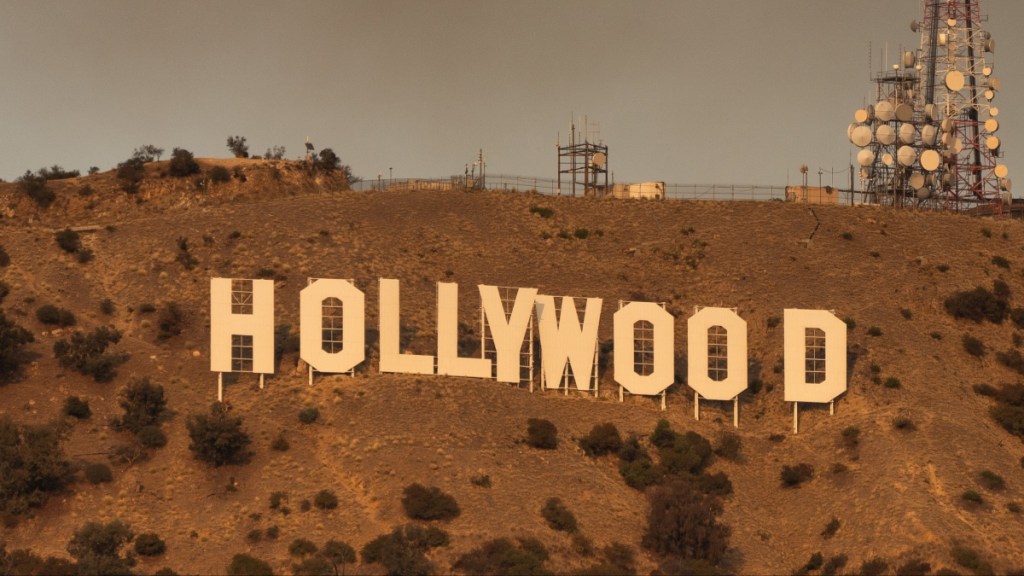 No, the Hollywood Sign Is Not On Fire Right Now