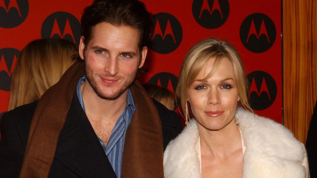 Jennie Garth Thanks Ex Peter Facinelli for Helping Her Amid LA Fire